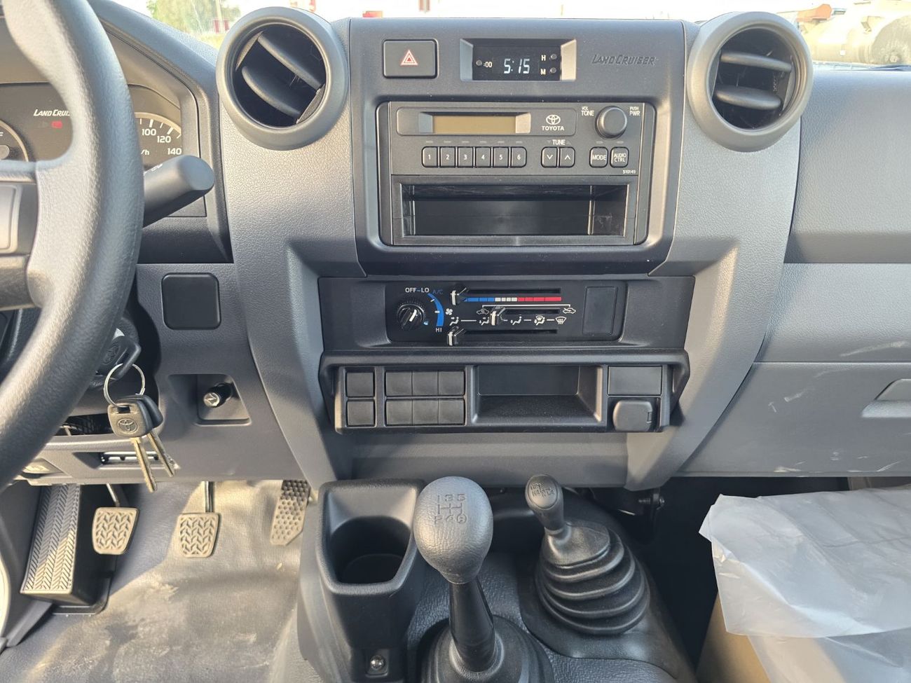 Toyota Land Cruiser 70 2025 Toyota Land Cruiser 4.2L V6 Diesel MT 10 seater