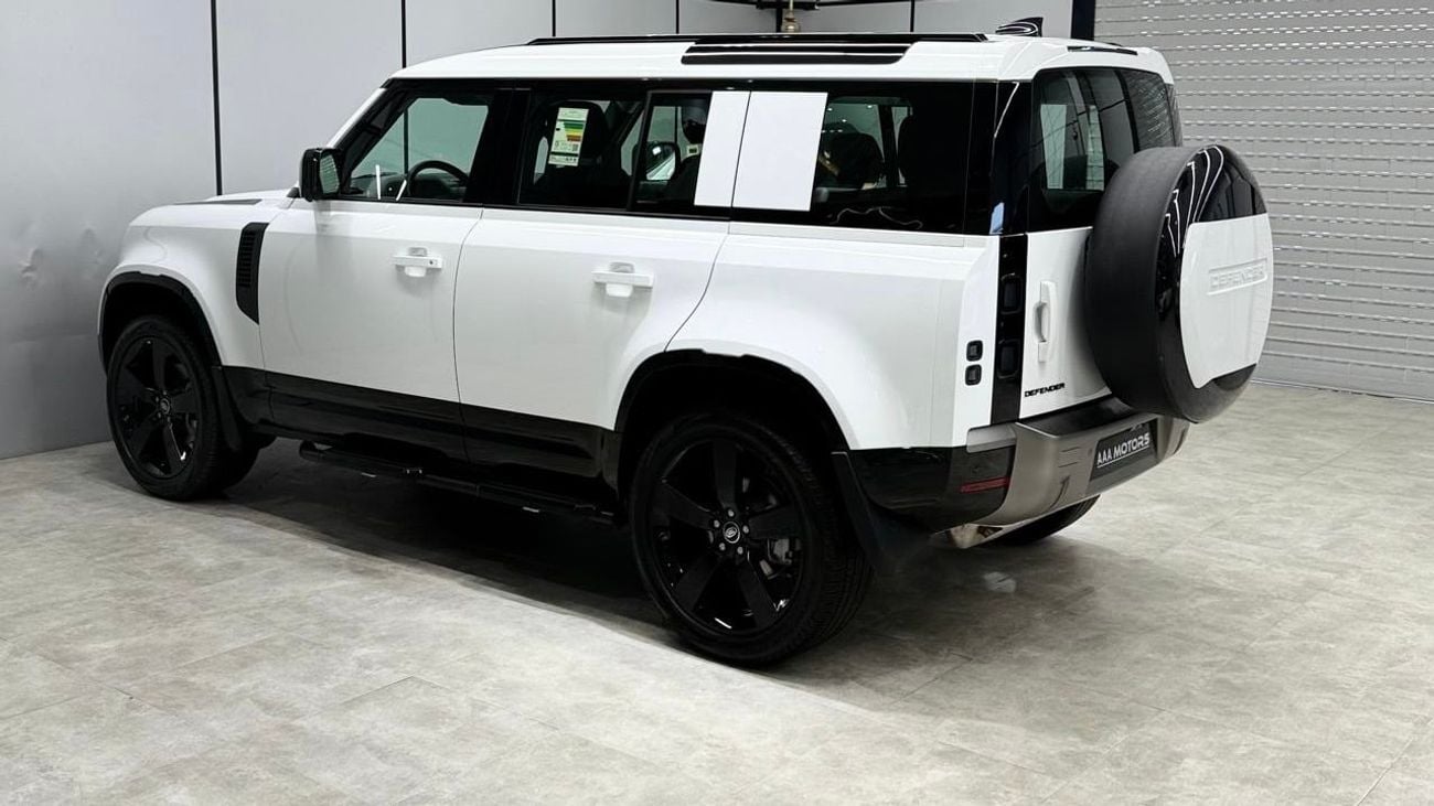 Land Rover Defender 4 Cylinder | GCC | Warranty & Service contract