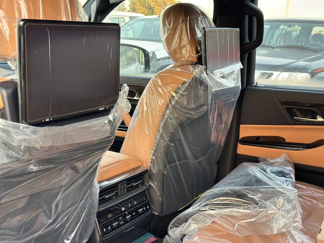 لكزس LX 700h LX700h Signature 2025 10 speakers & 22 Alloy wheels