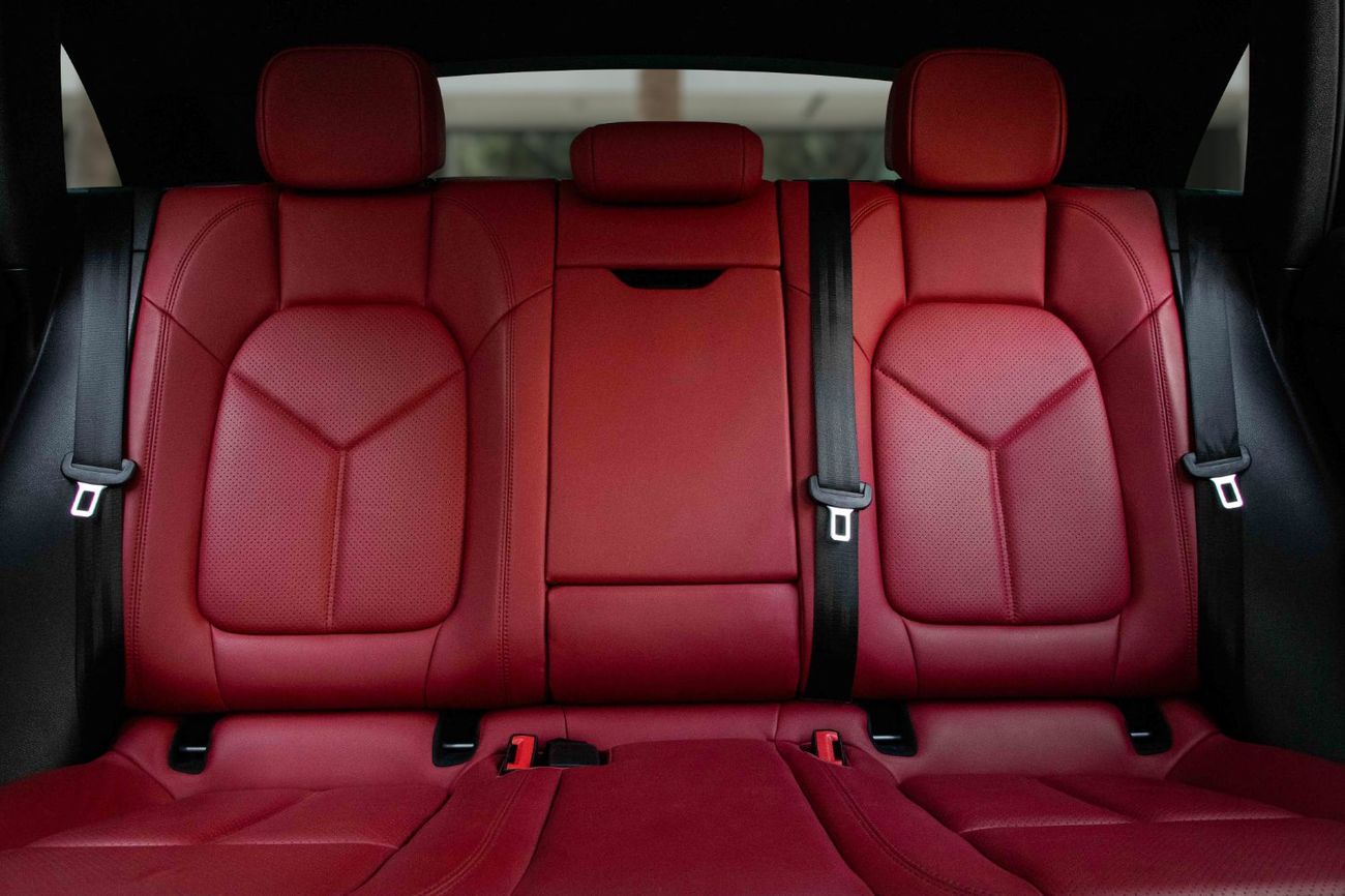 Porsche Macan | 3,525 P.M  | 0% Downpayment | MACAN STANDARD || SPORT CHRONO PACKAGE!