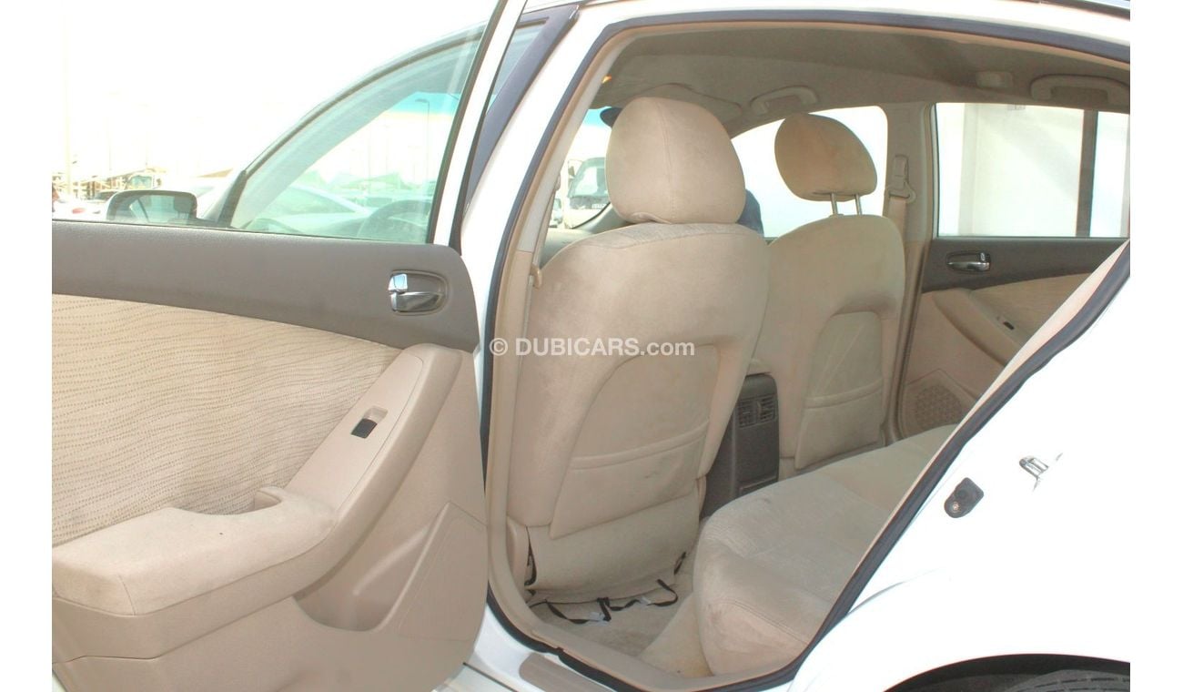 Nissan Altima Nissan Altima 2011 GCC, in excellent condition