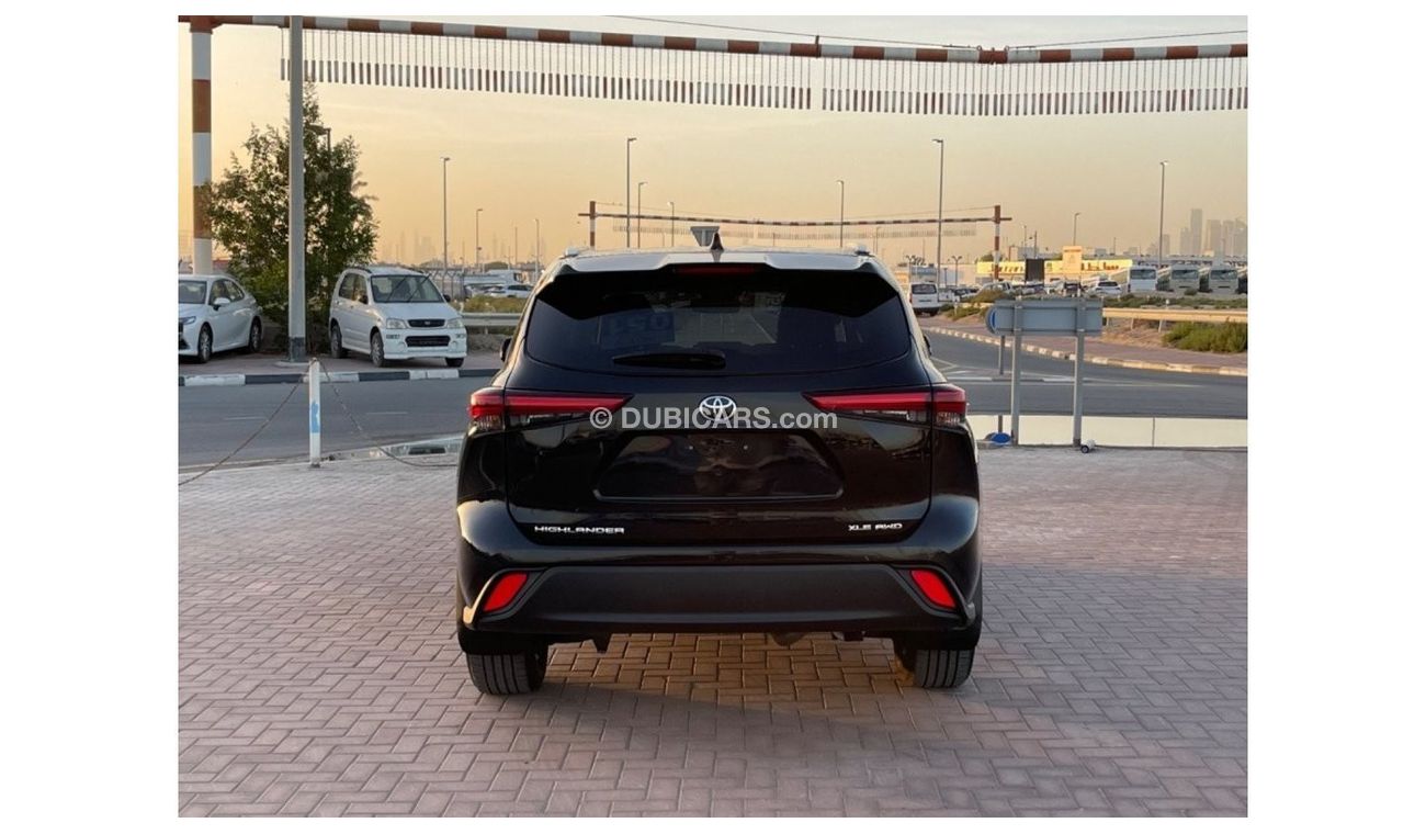 Toyota Highlander 2022 TOYOTA HIGHLANDER XLE 4x4 IMPORTED FROM USA