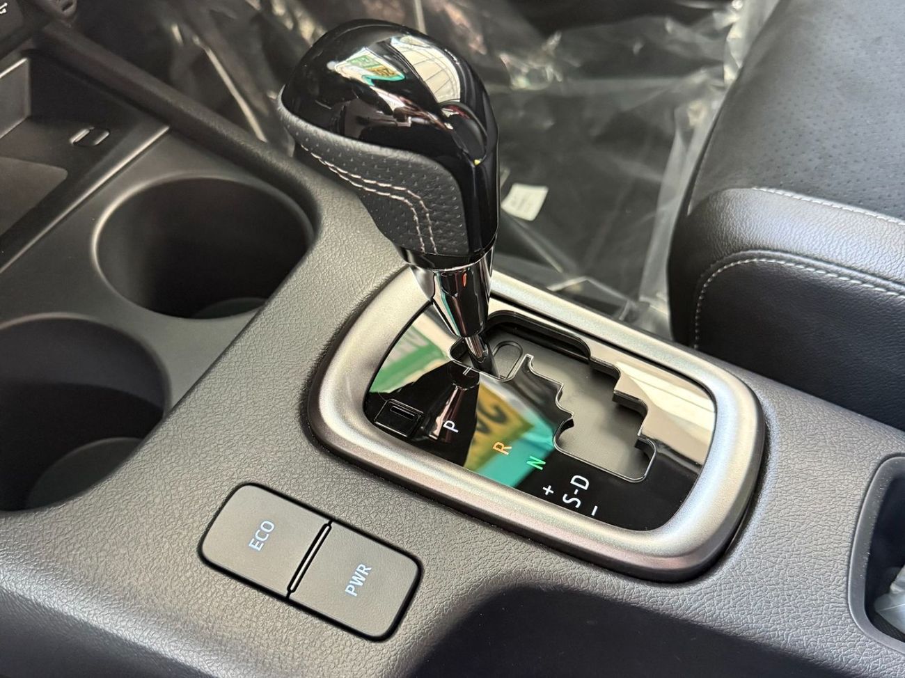 Toyota Hilux GR-SPORT 4.0 V6 **EXPORT ONLY**التصدير فقط خارج الخليج***