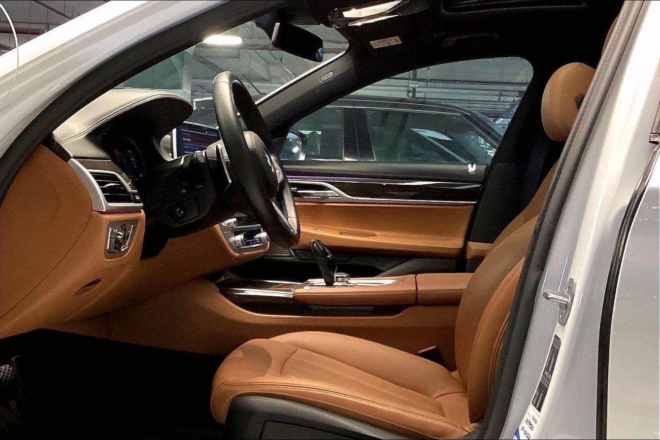 بي أم دبليو 730Li Excellence | شامل الضمان | 0 ﺪﻔﻋﺓ ﺃﻮﻟﻯ