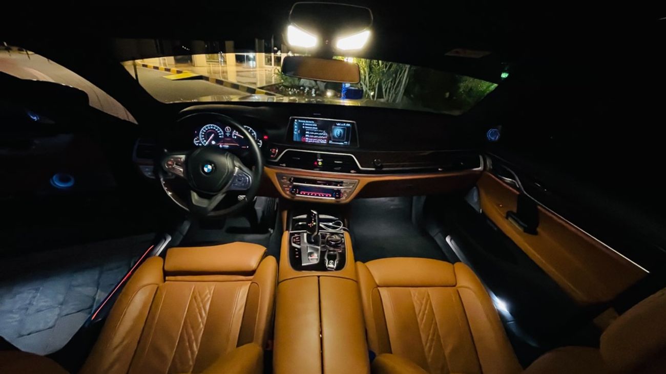 بي أم دبليو 750Li Li