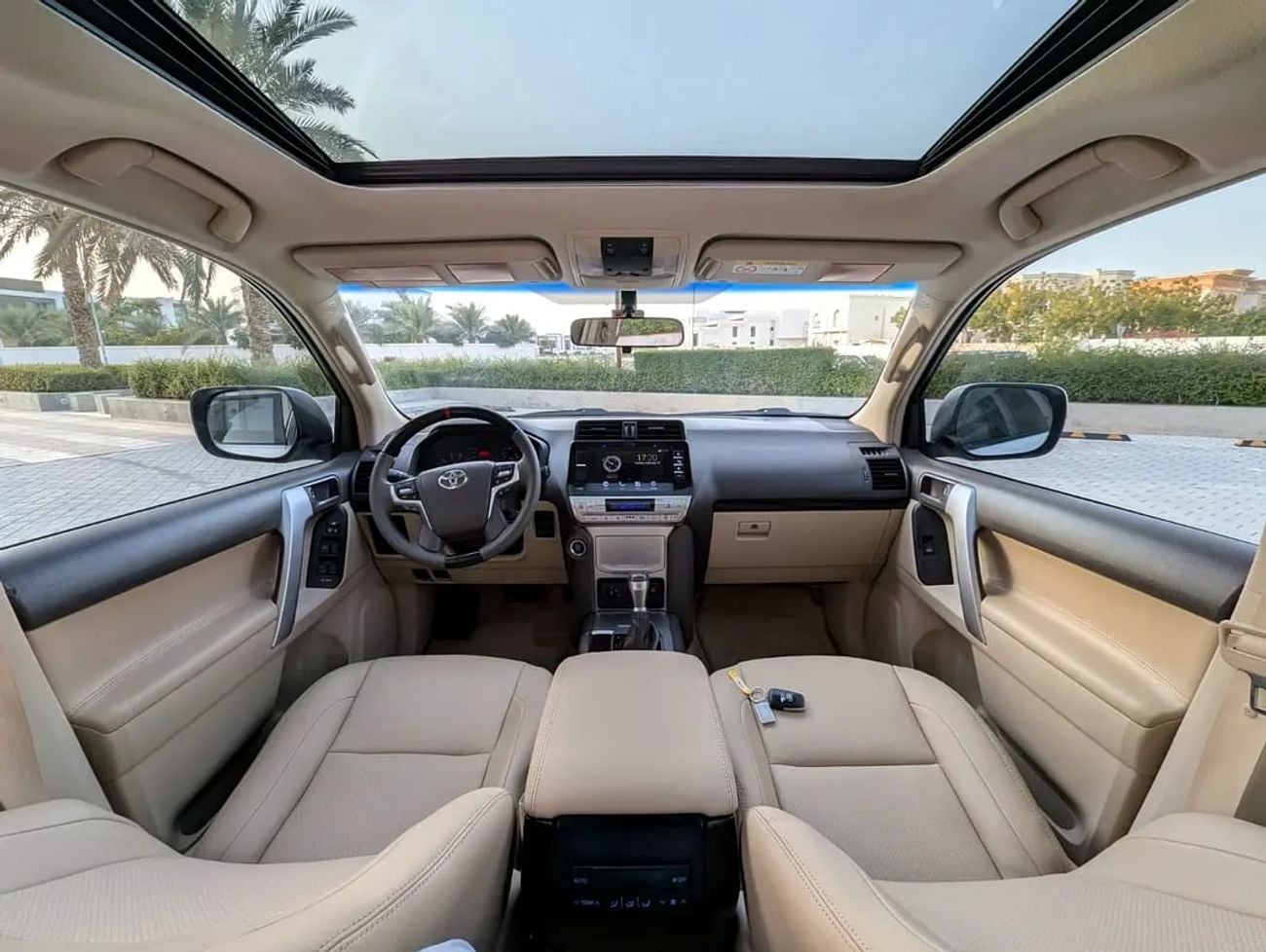 تويوتا برادو GXR TOP FULL OPTION V6 4.0L GCC IN EXCELLENT CONDITION