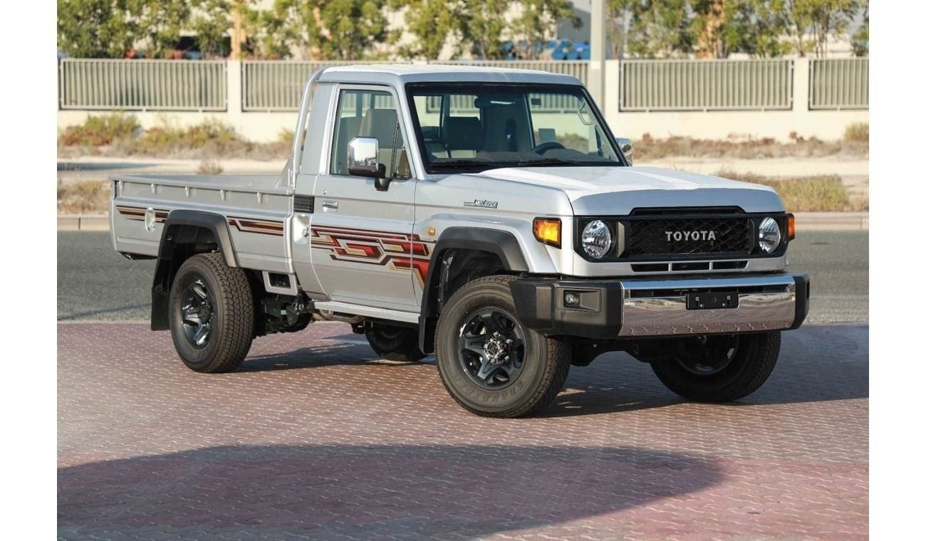 Toyota Land Cruiser Pick Up 2024 Toyota LC79 Single Cab 4.0 - SILVER inside BEIGE | Export Only