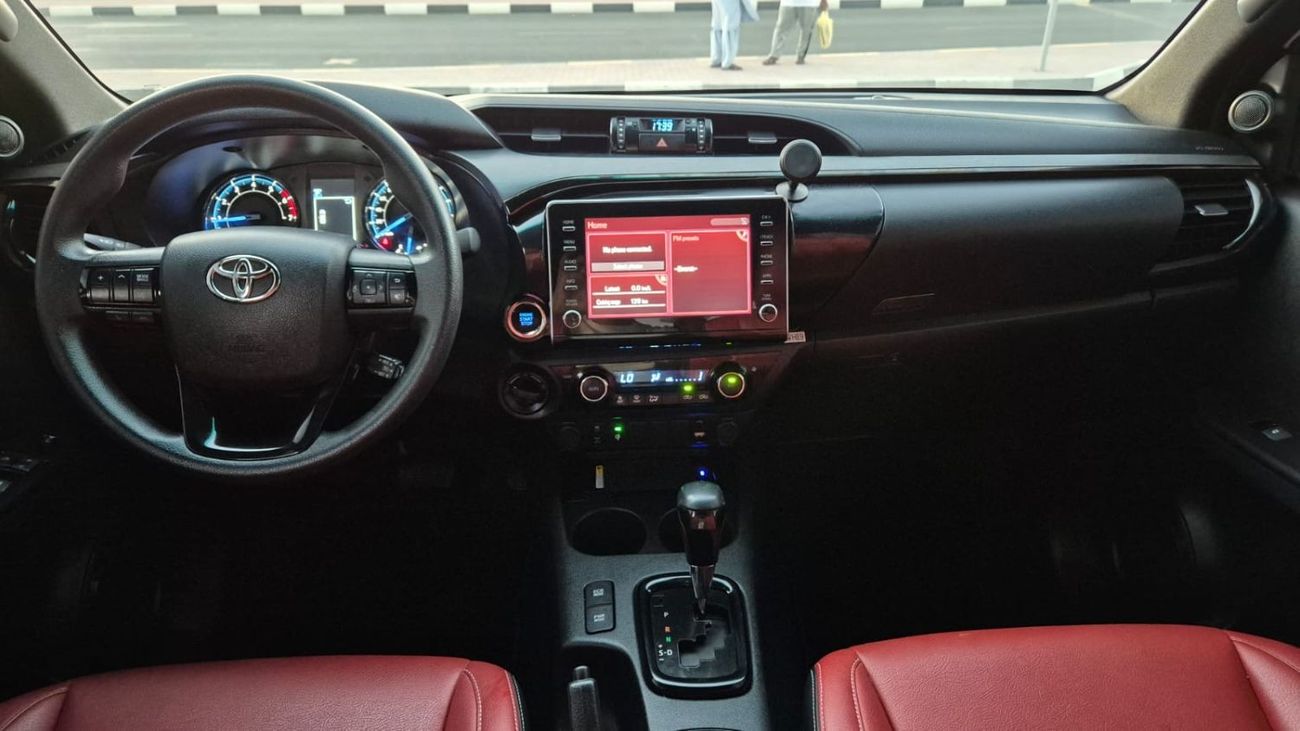 تويوتا هيلوكس DC TRD 4.0L 4WD Toyota Hilux Adventure 2021 6 cylinder engine 4.0 full option clean car without acci