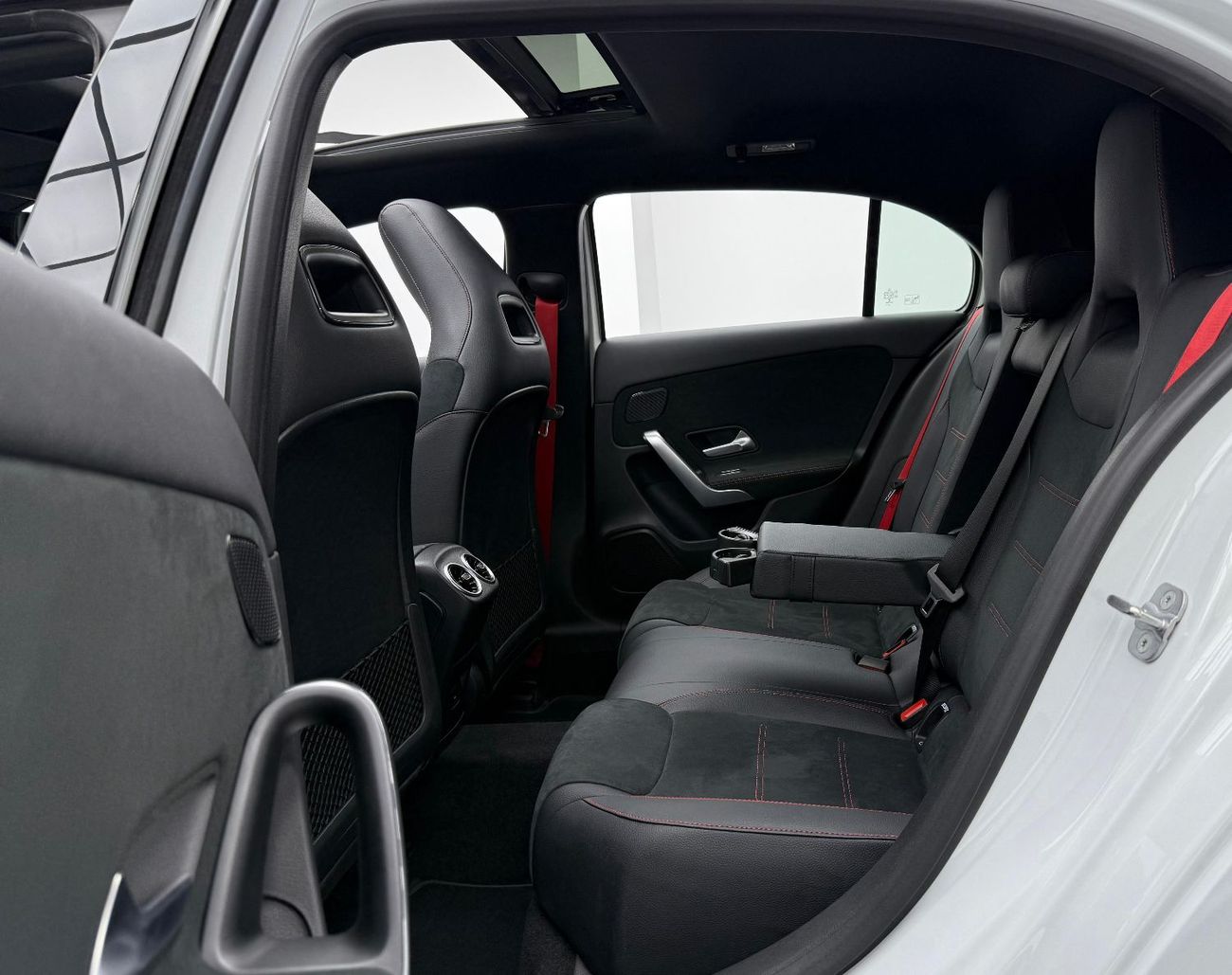 Mercedes-Benz A 35 AMG 4MATIC Hatchback 2023 Mercedes Benz A 35 Aerodynamic Pack, 2028 Warranty + Service Pack, Excellent C