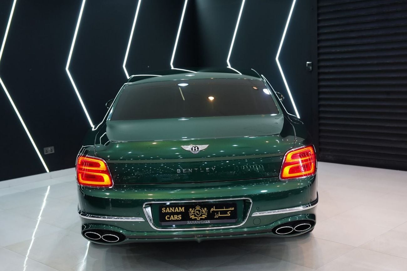 Bentley Flying Spur 2022 Bentley Flying Spur V8, Mulliner Driving Specs, Rare Green, Rear Touchscreen!!