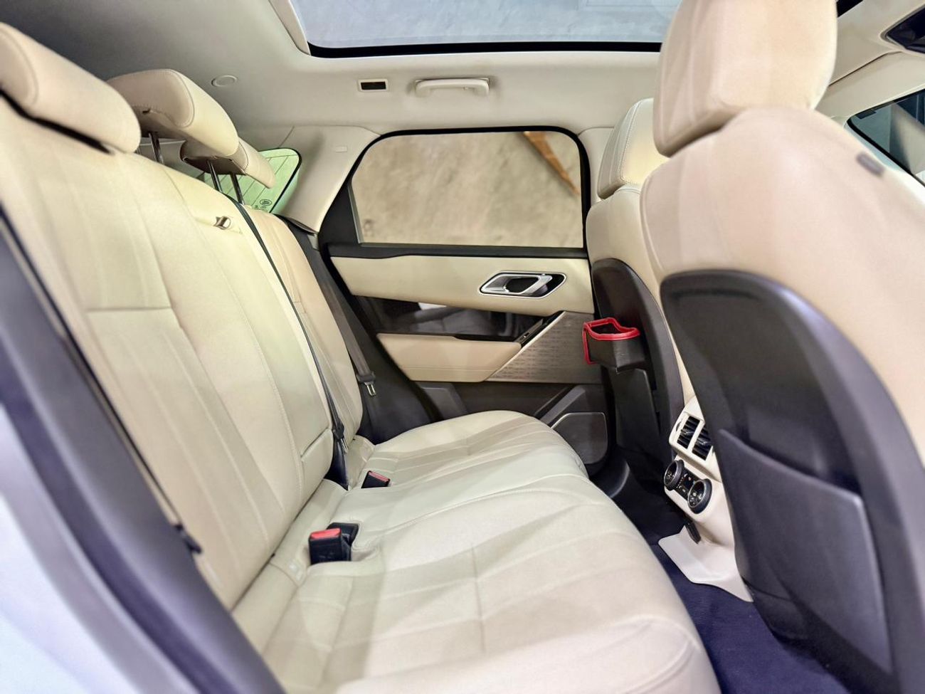 لاند روفر رينج روفر فيلار P300 R-Dynamic SE 2.0L