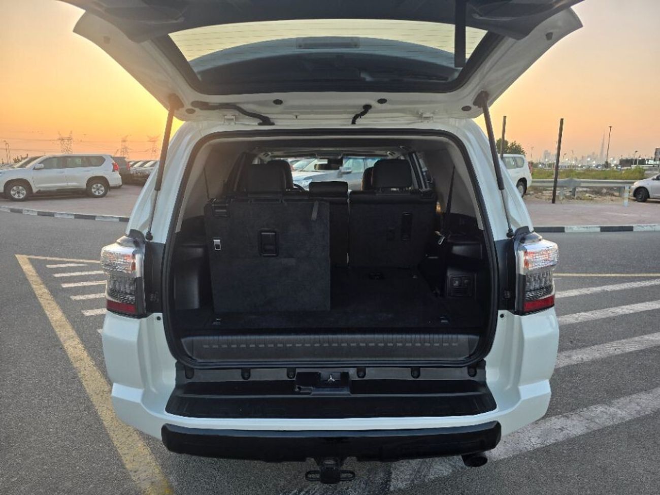 تويوتا Runner4 2024 Full option 4x4 , sunroof and 7 seater