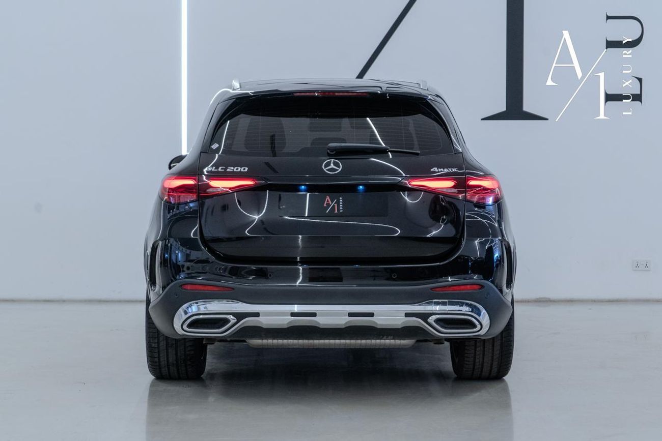 Mercedes-Benz GLC 200 4Matic 2023 Mercedes Benz GLC200 4MATIC, May 2028 Mercedes Warranty, Low Kms, GCC