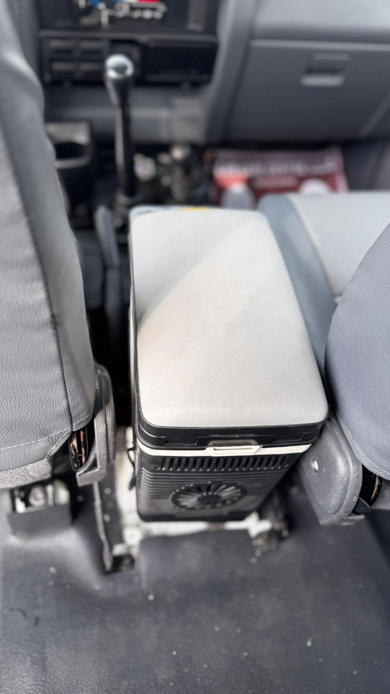 Toyota Land Cruiser Pick Up LC79 Double Cabin LHD 4.2L 1HZ V6 Diesel Engine Manual Gear 4WD 5 Seater 4 Doors