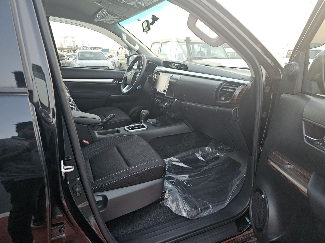 تويوتا هيلوكس TOYOTA HILUX 4.0 FENDER BLACK 2026