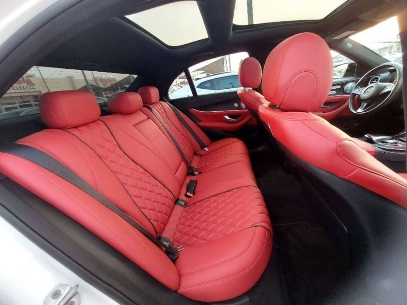 مرسيدس بنز E300 وارد كندي بنوراماكيت53 رادار نقطةعمياء تحديدمسار بصمة برفيوم تبديل ألوان شاشةكبيرة شنطةهدرولك