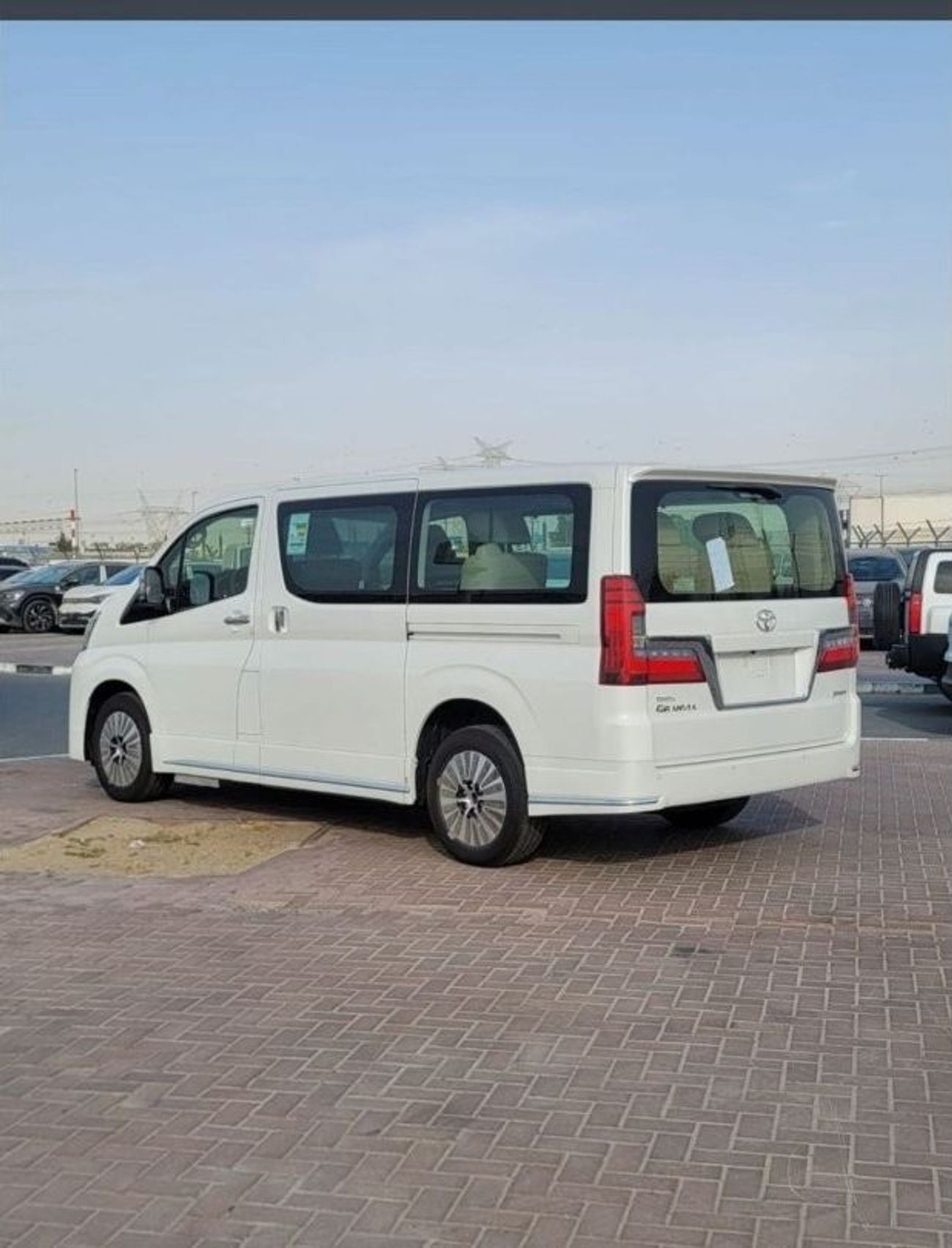Toyota Granvia PREMIUM 3.5L PETROL 2023
