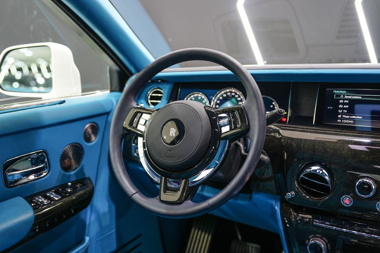 Rolls-Royce Phantom Std 6.8L 2018 Rolls Royce Phantom, Two-Tone Exterior, Rear Entertainment, Bespoke Audio, GCC Specs!!