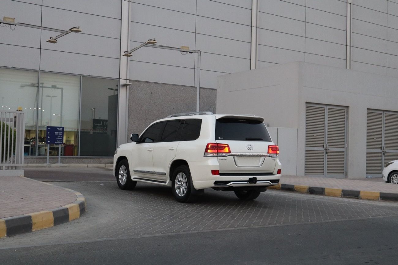 تويوتا لاند كروزر GXR 4.0L (271 HP) 4WD