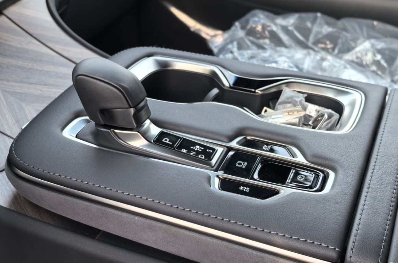 Lexus LM 350h 2025 LEXUS LM350h 2.5L HYBRID FULL OPTION