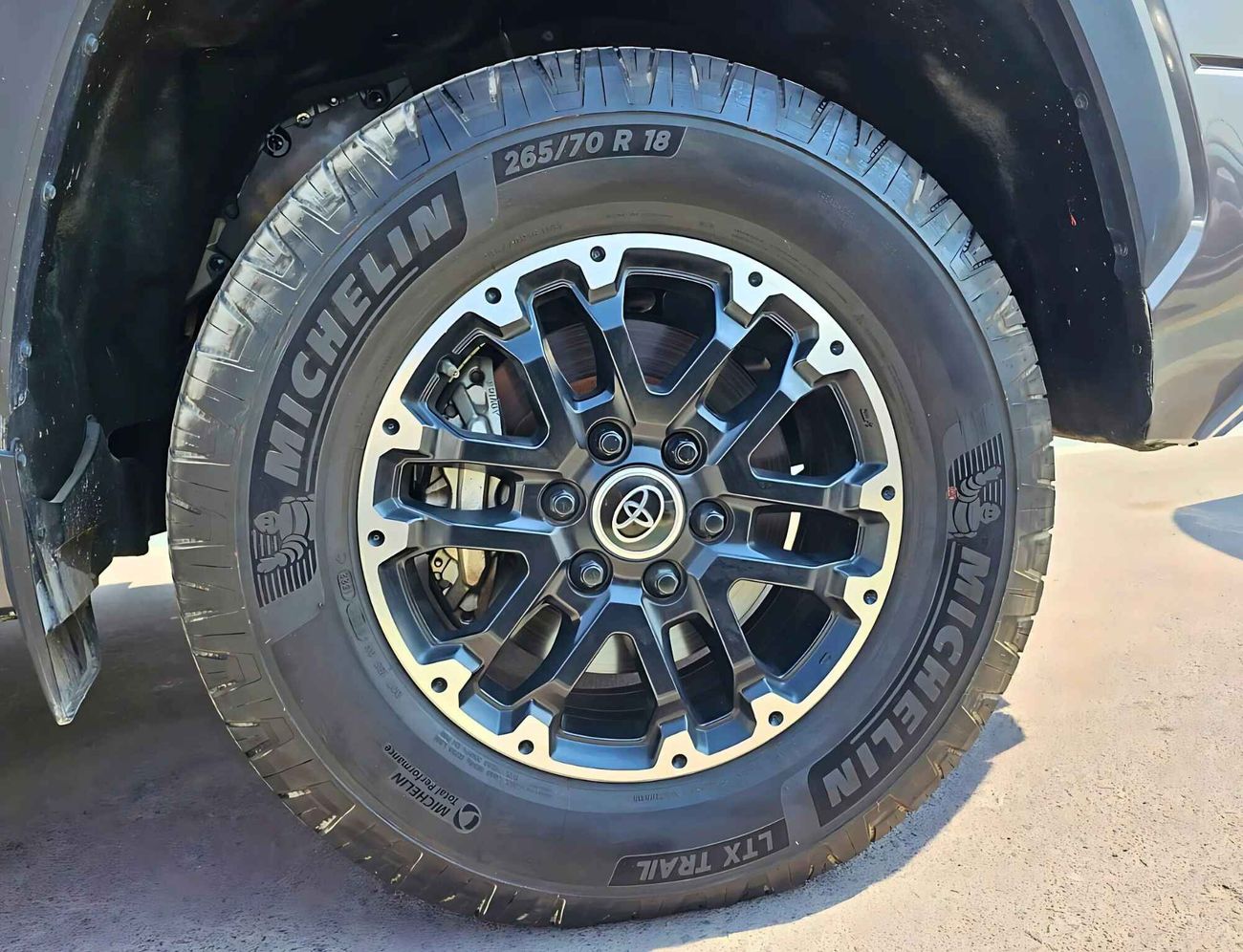 تويوتا تاندرا CREWMAX TRD SR5/ 4WD/ LOW MILEAGE/ ORG AIRBAG/ 2322 MONTHLY/ LOT# 9666