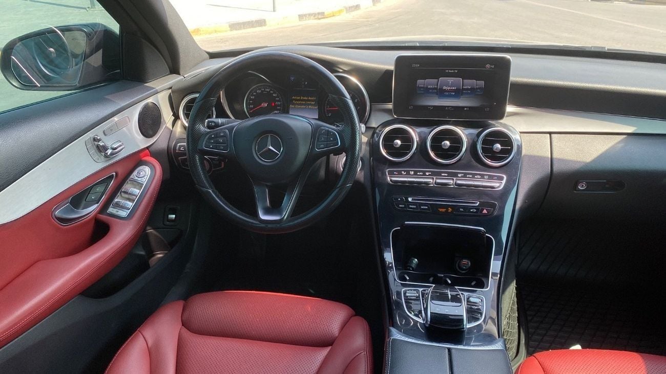 Mercedes-Benz C 300 Std 2.0L (241 HP)