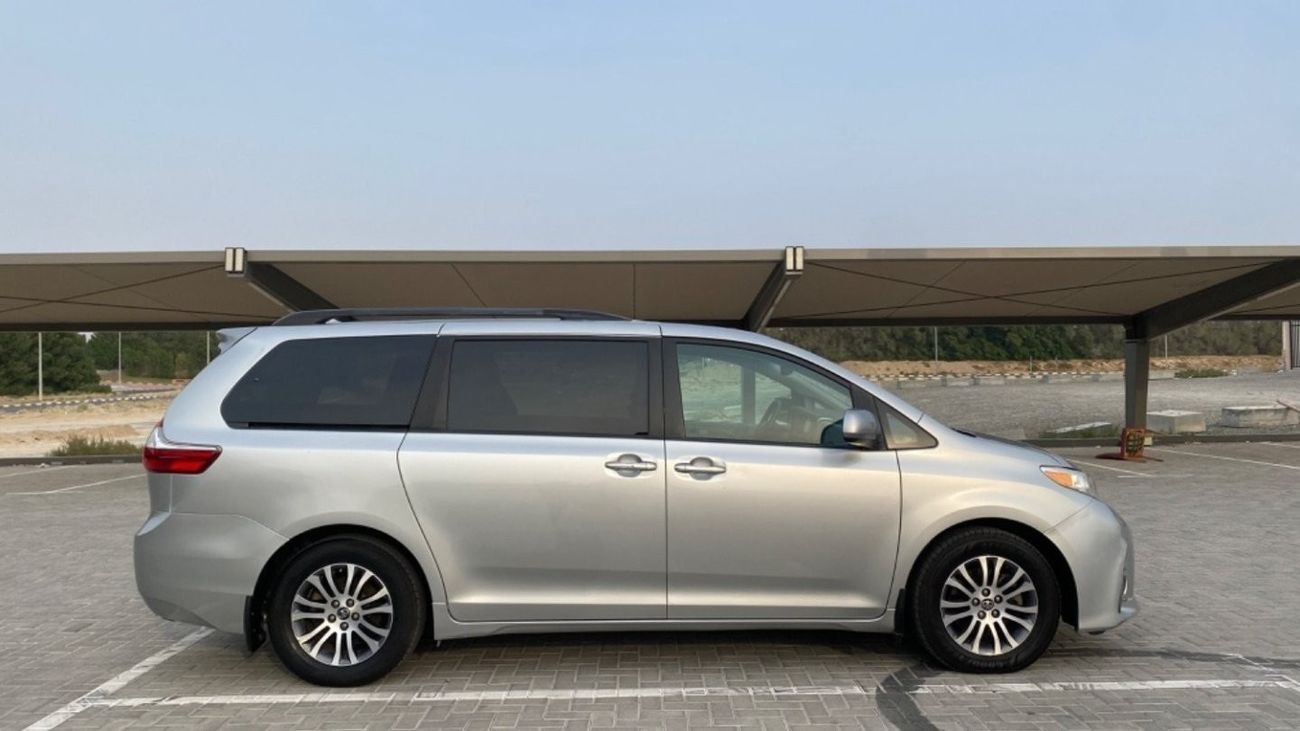 Toyota Sienna XLE, Full Option
