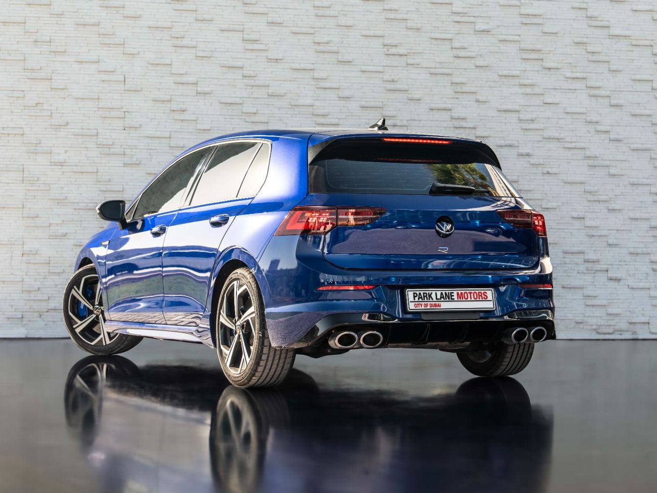 Volkswagen Golf R Base 2.0T