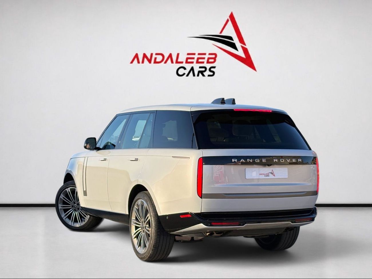 Land Rover Range Rover HSE P530 AED 8,400 P.M | 0% DOWN PAYMENT | RANGE ROVER VOGUE SE P530 | 4.4L TWIN-TURBO V8 – 523 HP |