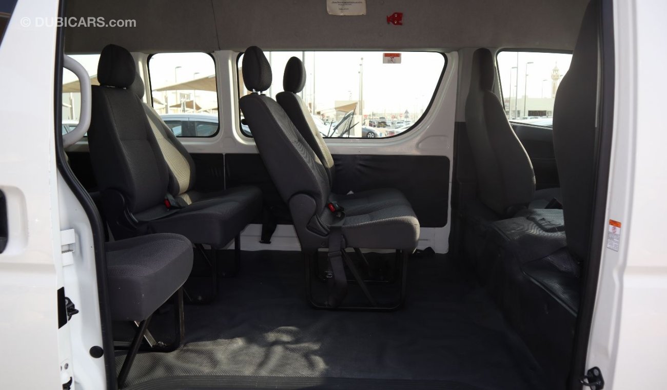 Toyota Hiace Toyota Haice High Roof 2017  GCC in excellent condition without accidents, very clean from inside an