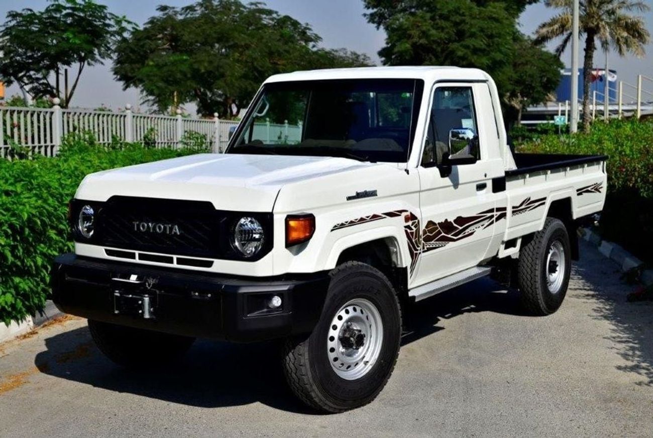 Toyota Land Cruiser Pick Up 2025 TOYOTA LAND CRUISER 79 SINGLE CAB PICKUP DLX V6 4.0L PETROL 4WD AT