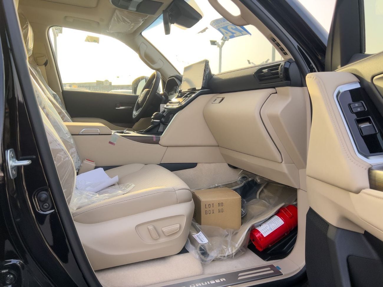 تويوتا لاند كروزر EXPORT ONLY - 2026 LC300 VX 4.0L (Highest Spec - Oman)