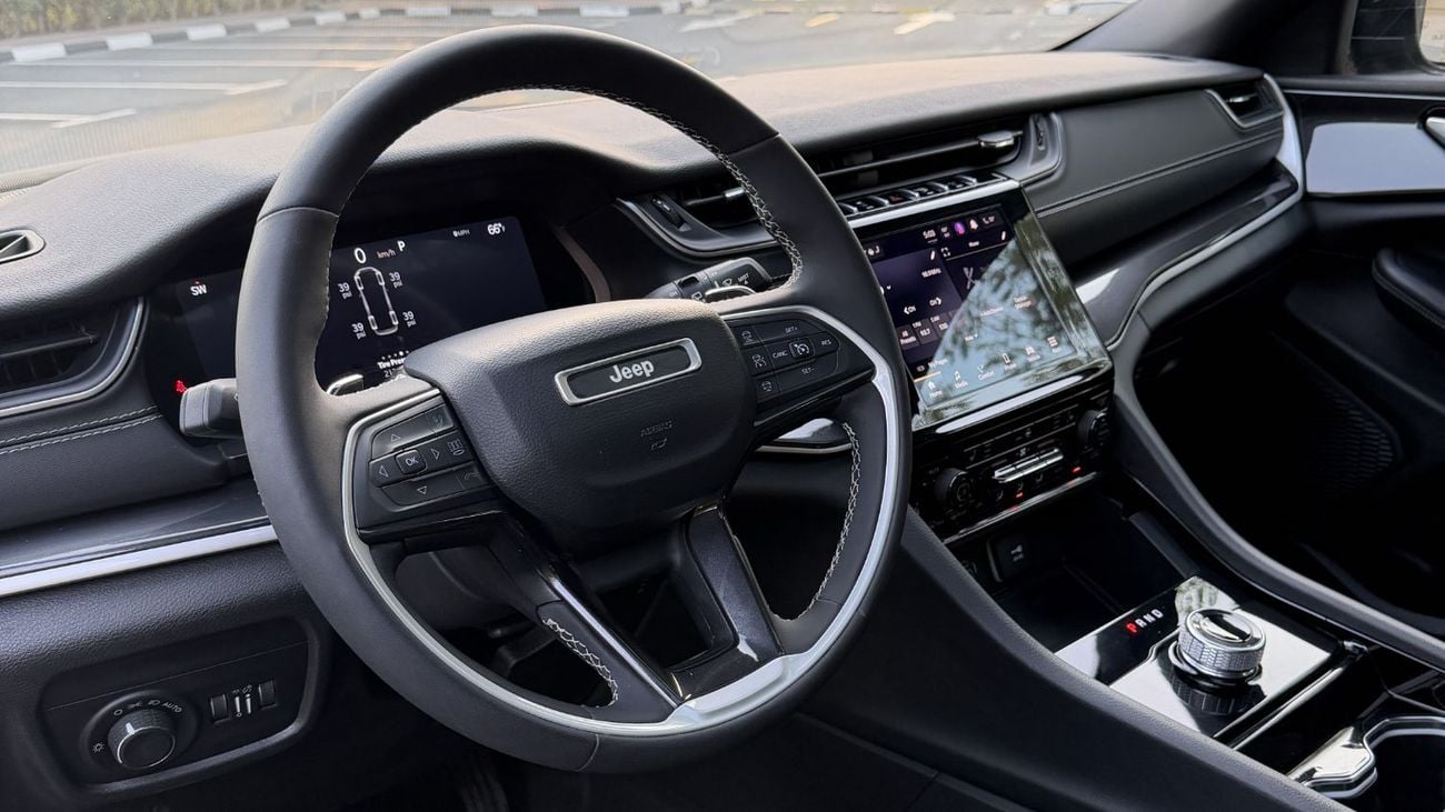 جيب جراند شيروكي L – Laredo 4x4 2023 American