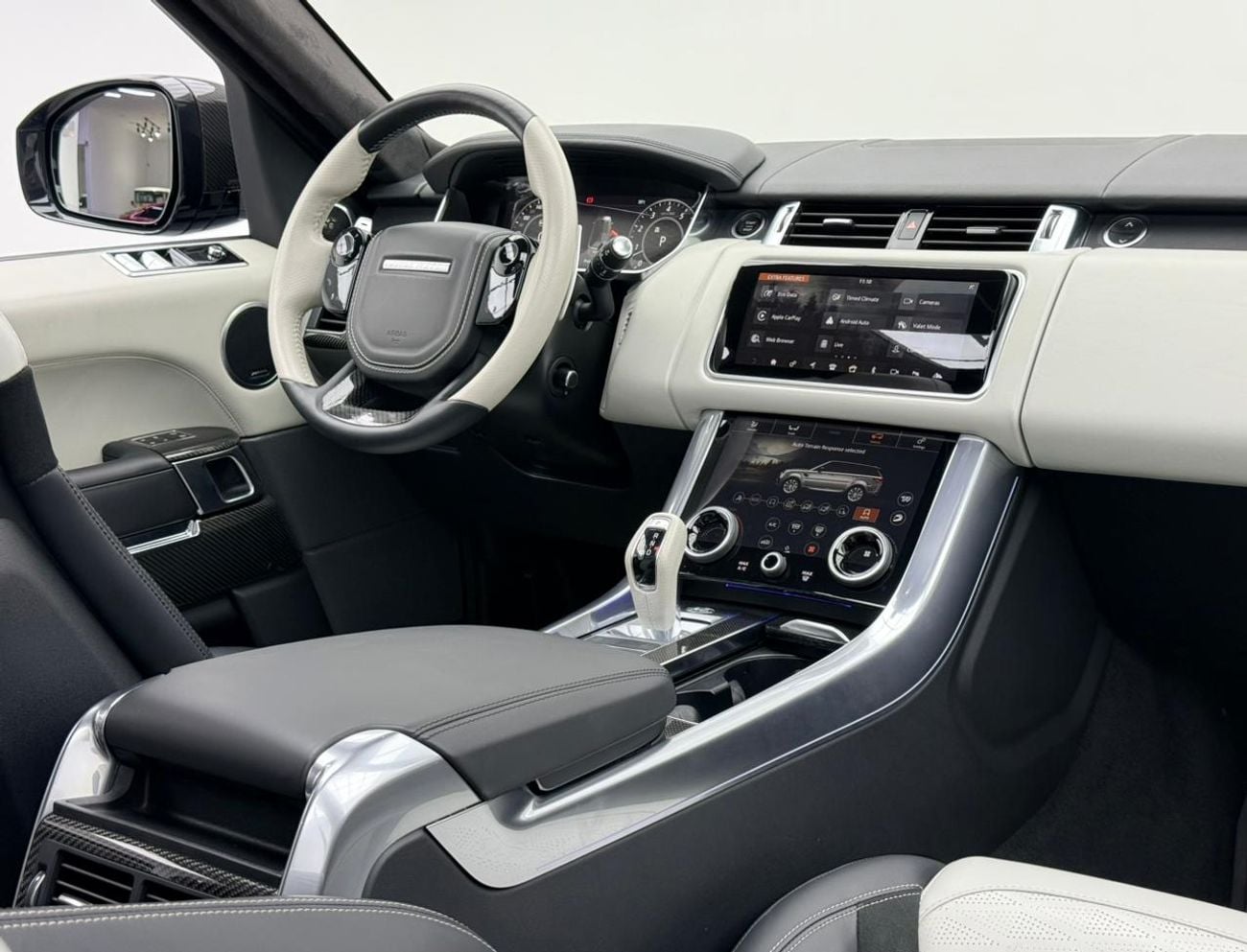 Land Rover Range Rover Sport 2022 Range Rover Sport SVR Carbon Edition, 2028 RR Warranty, Full RR Service History, Low Km, GCC