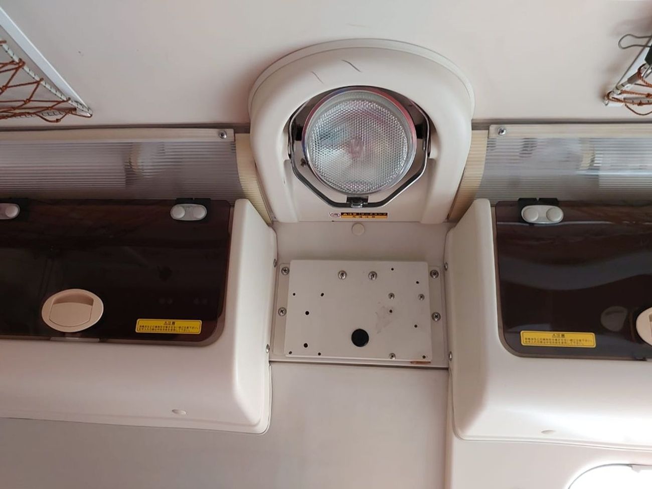 تويوتا هاياس TOYOTA HIACE VAN AMBULANCE RHD 2015 MODEL 2.7 L PETROL AUTOMATIC(PM14222)