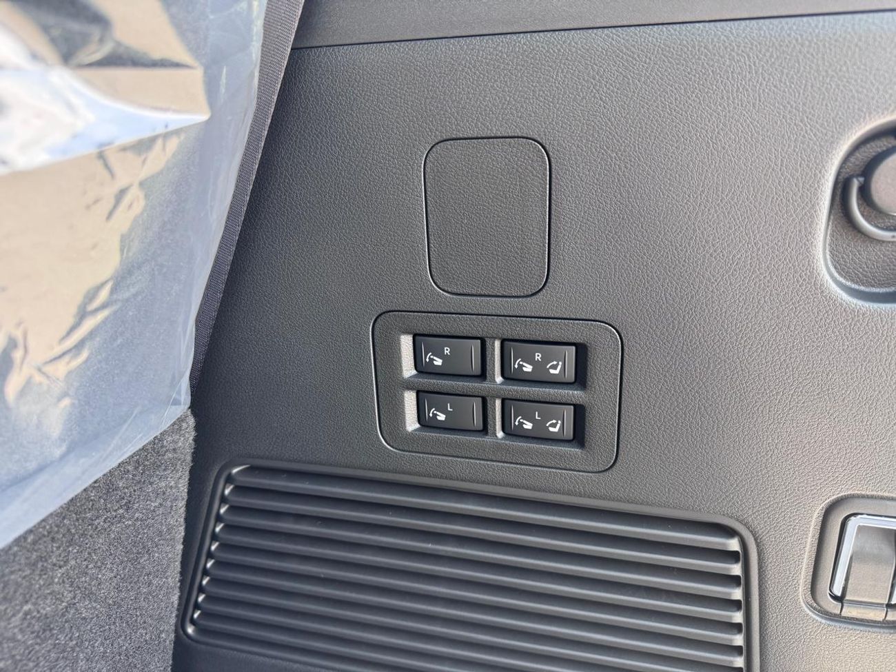 Nissan Patrol SE Platinum City 3.8L (Ext _GRAY  Inter_BURGUNDY)