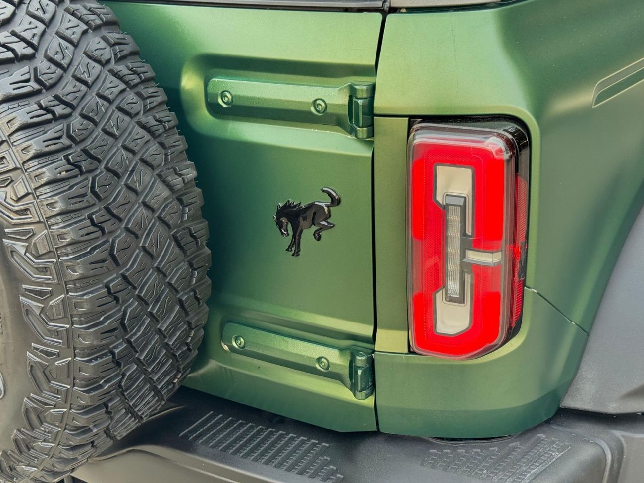 فورد برونكو V6 2.7L TT / WILDTRAK / GCC / كاميرا 360 درجة / ممشى قليل / مجموعة رفع فوكس الأصلية / رادار