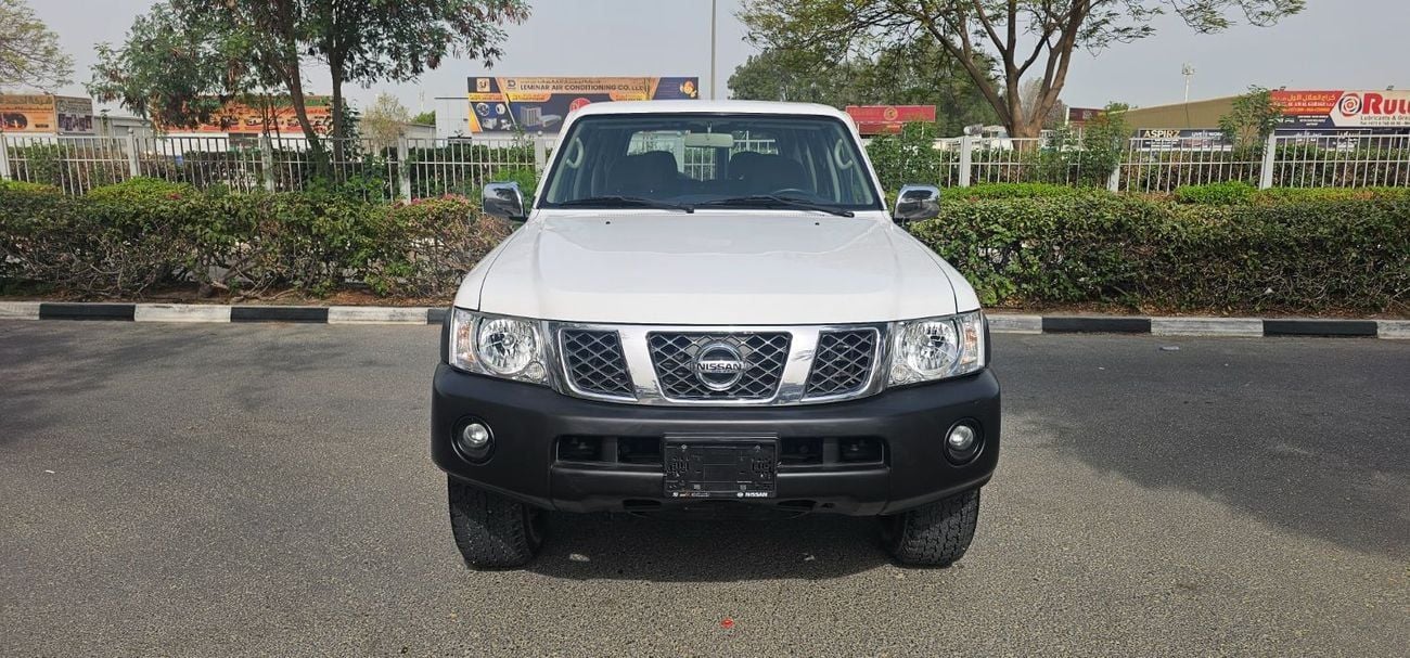 نيسان باترول سفاري GL 4.8L A/T (9 Seater)