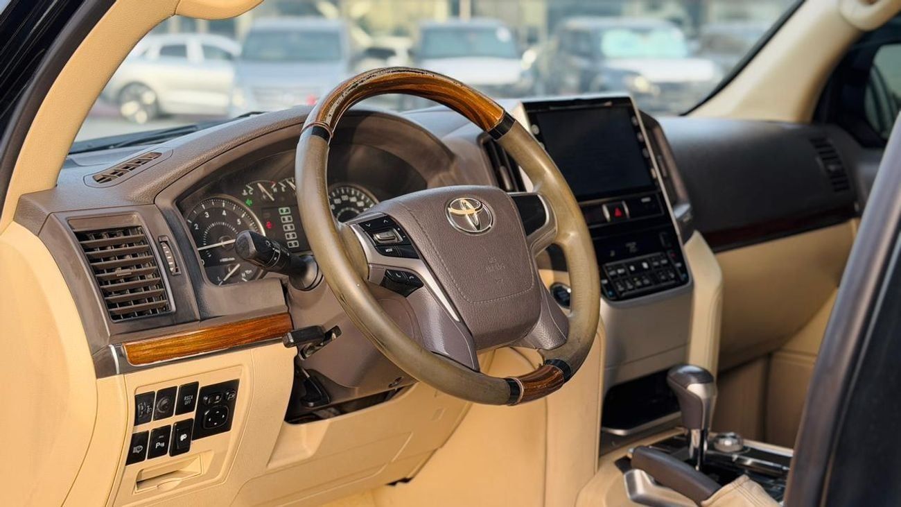 تويوتا لاند كروزر -