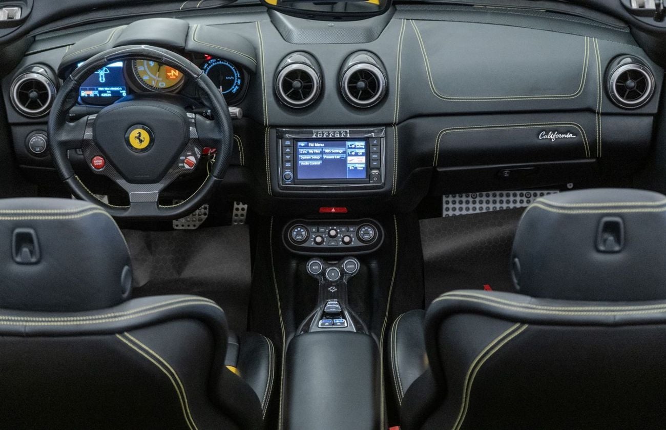 Ferrari California 2013 Ferrari California, With Service Contract, Excellent Condition GCC Specs