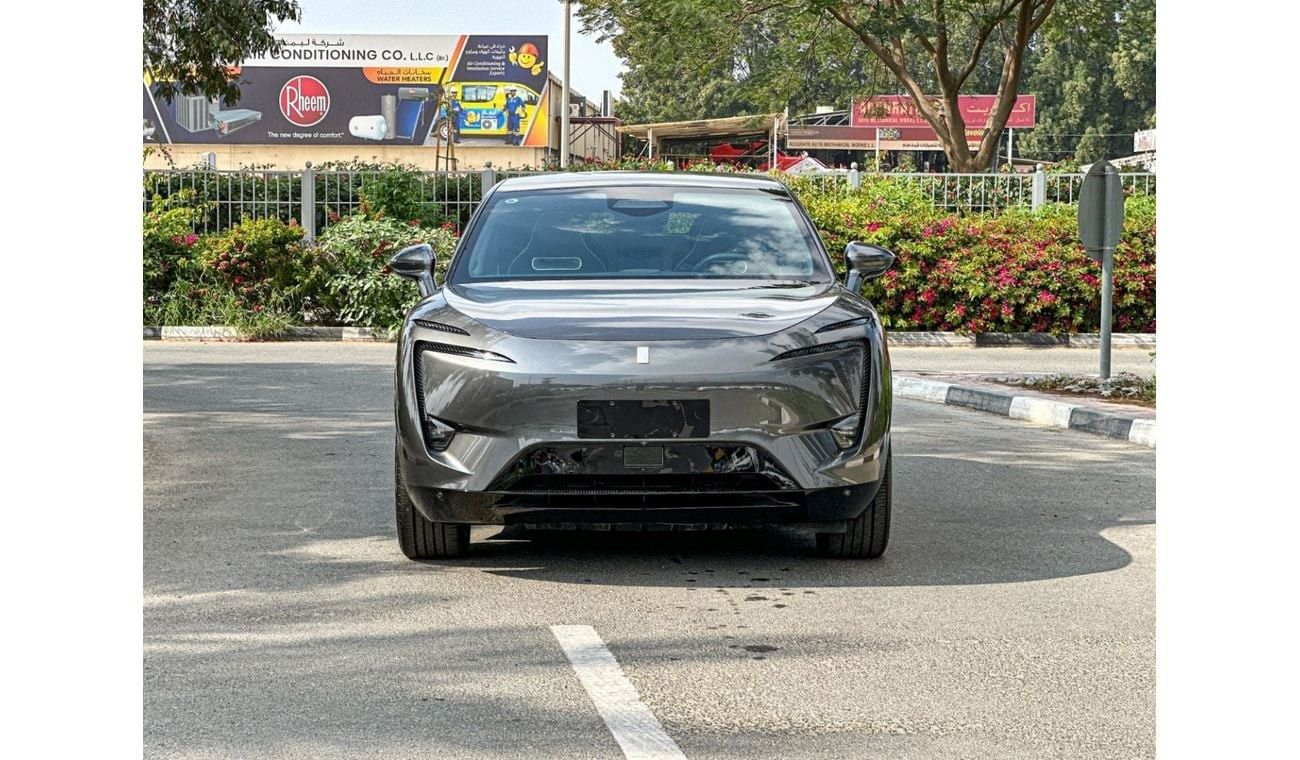 Avatr 11 2023 USED AVATR 11 AWD (12,000 )/ 90 kW.h / 599 HP / RANGE (580 KM) / WARRANTY & SERVICE