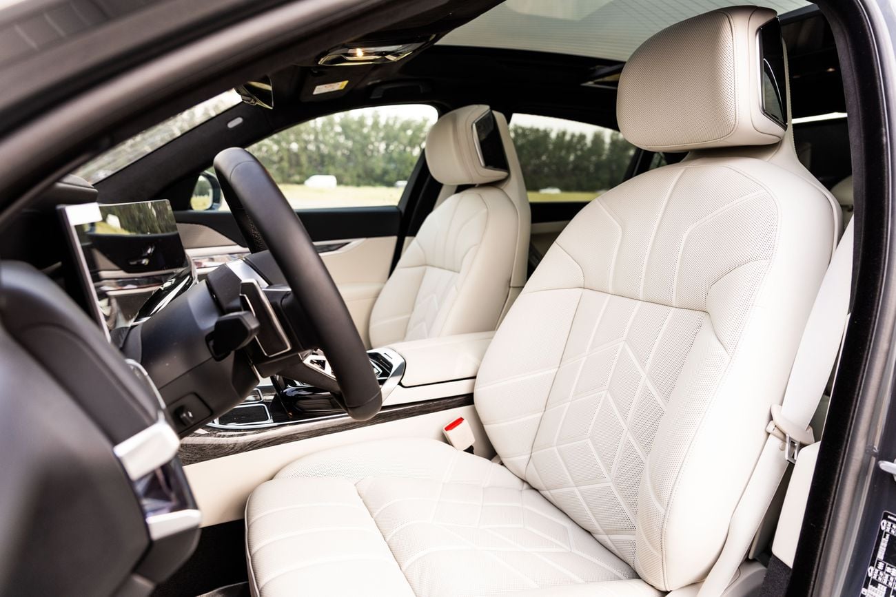 BMW 740i BMW 740i M Sport Individual – 2026 | GCC | Only 2,050 KM | 2 Years Warranty | AED 449,000