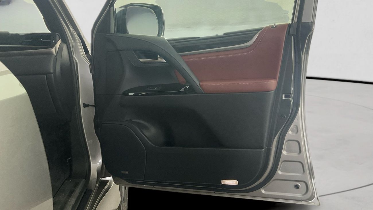 لكزس LX 570 Platinum | upto AED 20,000 Ramadan Discount | شامل الضمان | 0 ﺪﻔﻋﺓ ﺃﻮﻟﻯ