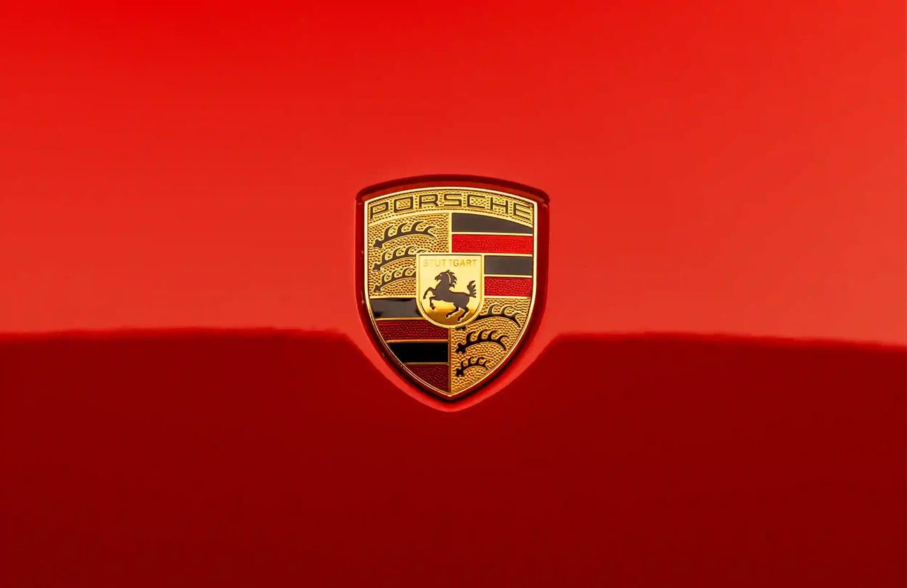 Porsche 918 Spyder 4.6L V8 N/A engine + emotor