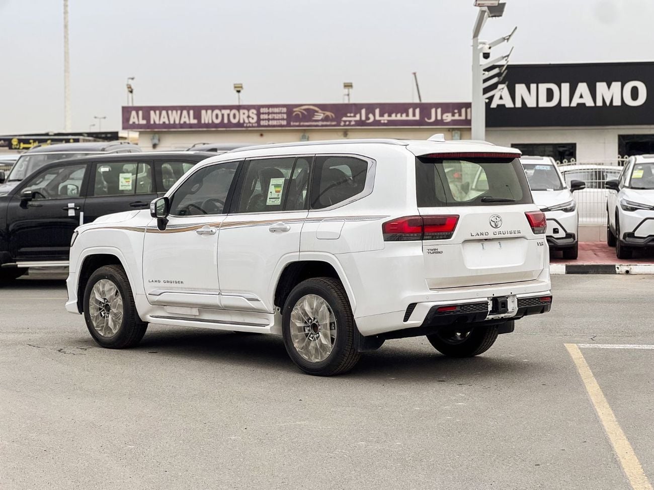 تويوتا لاند كروزر EXPORT ONLY - Toyota LC300 3.5L VXR (GCC Specification)