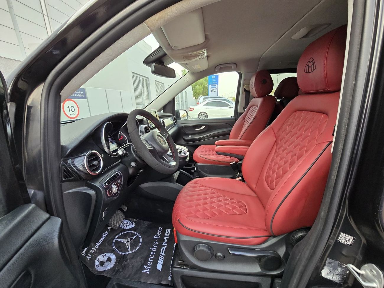 Mercedes Benz V 250 Avantgarde MERCEDES V-250 2016 GCC BODY KIT MAYBACH // PERFECT CONDITION
