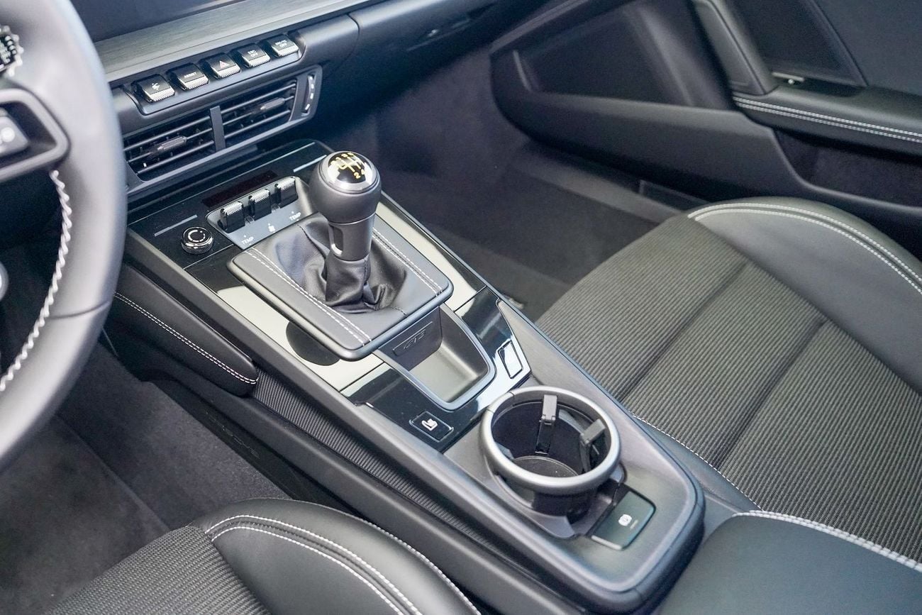 بورش 911 GT3 TOURING GT3 4.0L (505 HP) Touring Package