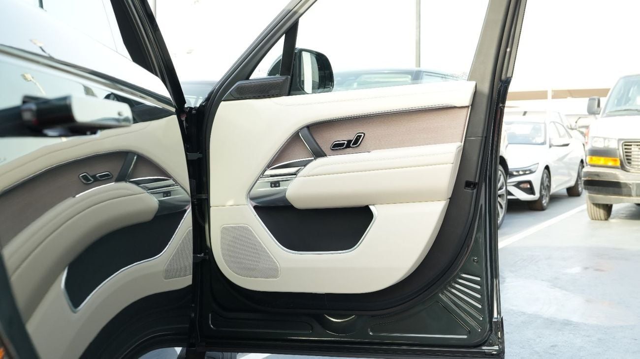 Land Rover Range Rover HSE P400 3.0L V6 Belgravia Green 2026 MY Export Only