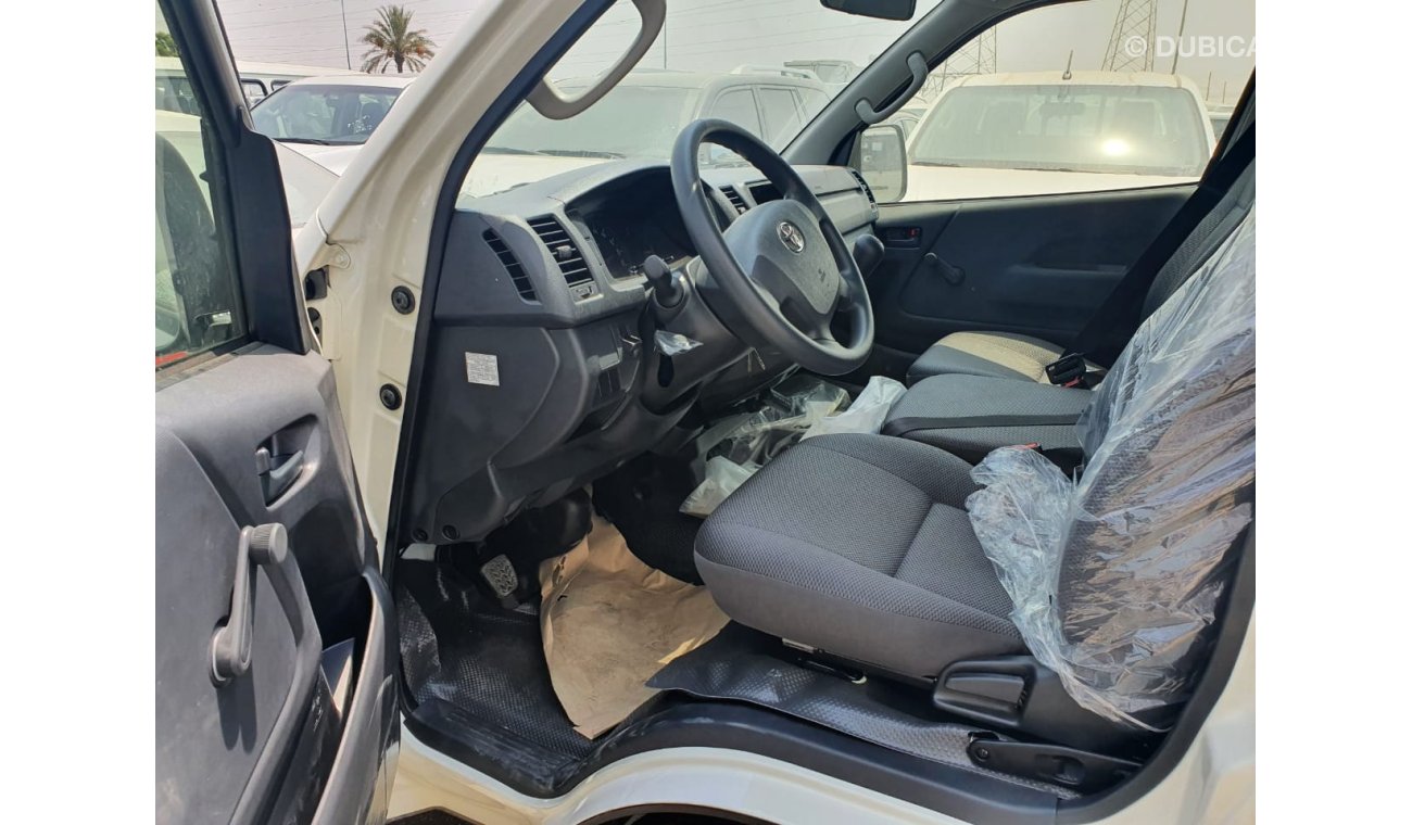 تويوتا هاياس 2.5L Diesel, 14" Rims, Manual Gear Box, Xenon Headlights, Fabric Seats, Airbags (CODE # THWD2021)