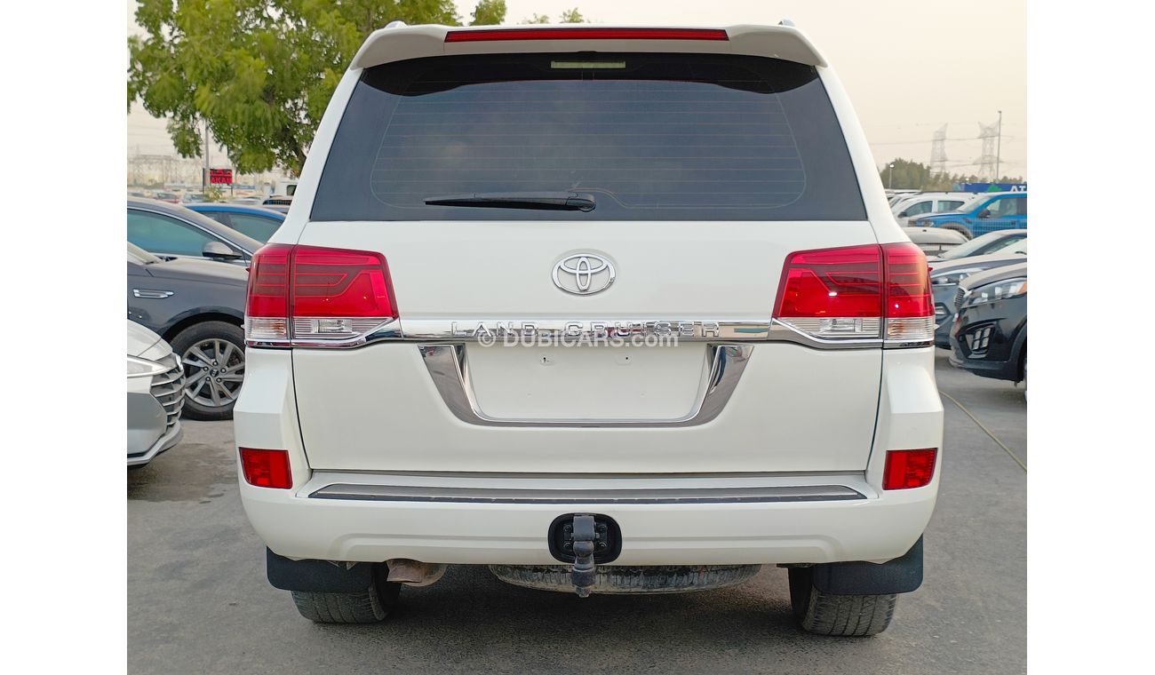 Toyota Land Cruiser 5.7L PETROL, DRIVER POWER SEAT / LEATHER SEATS / SUNROOF (LOT # 10321)